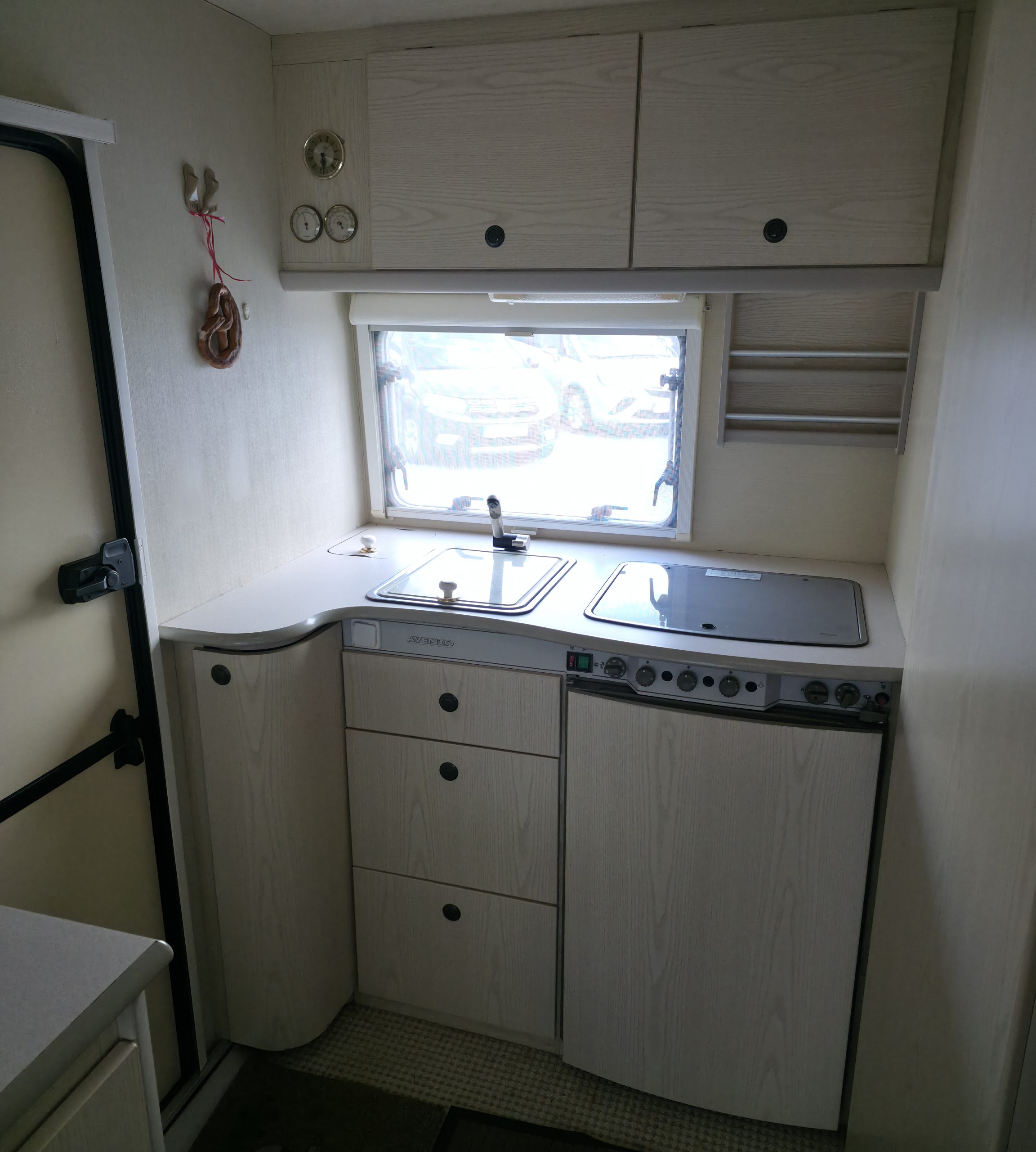 Rulotă Avento Premier 395TL Luxe