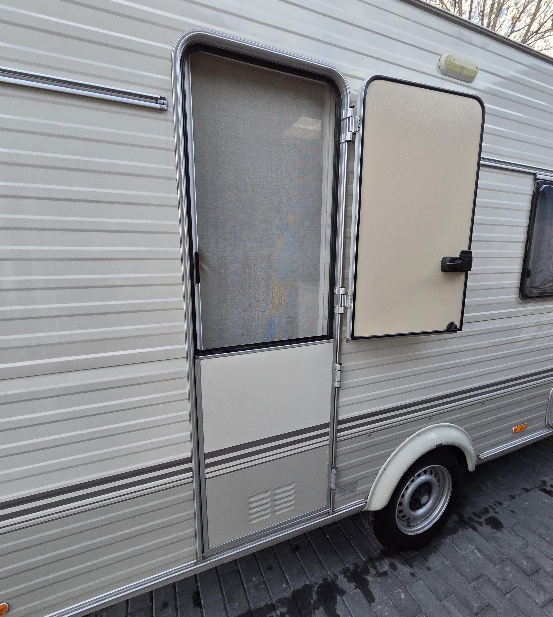 Rulotă Avento Premier 395TL Luxe