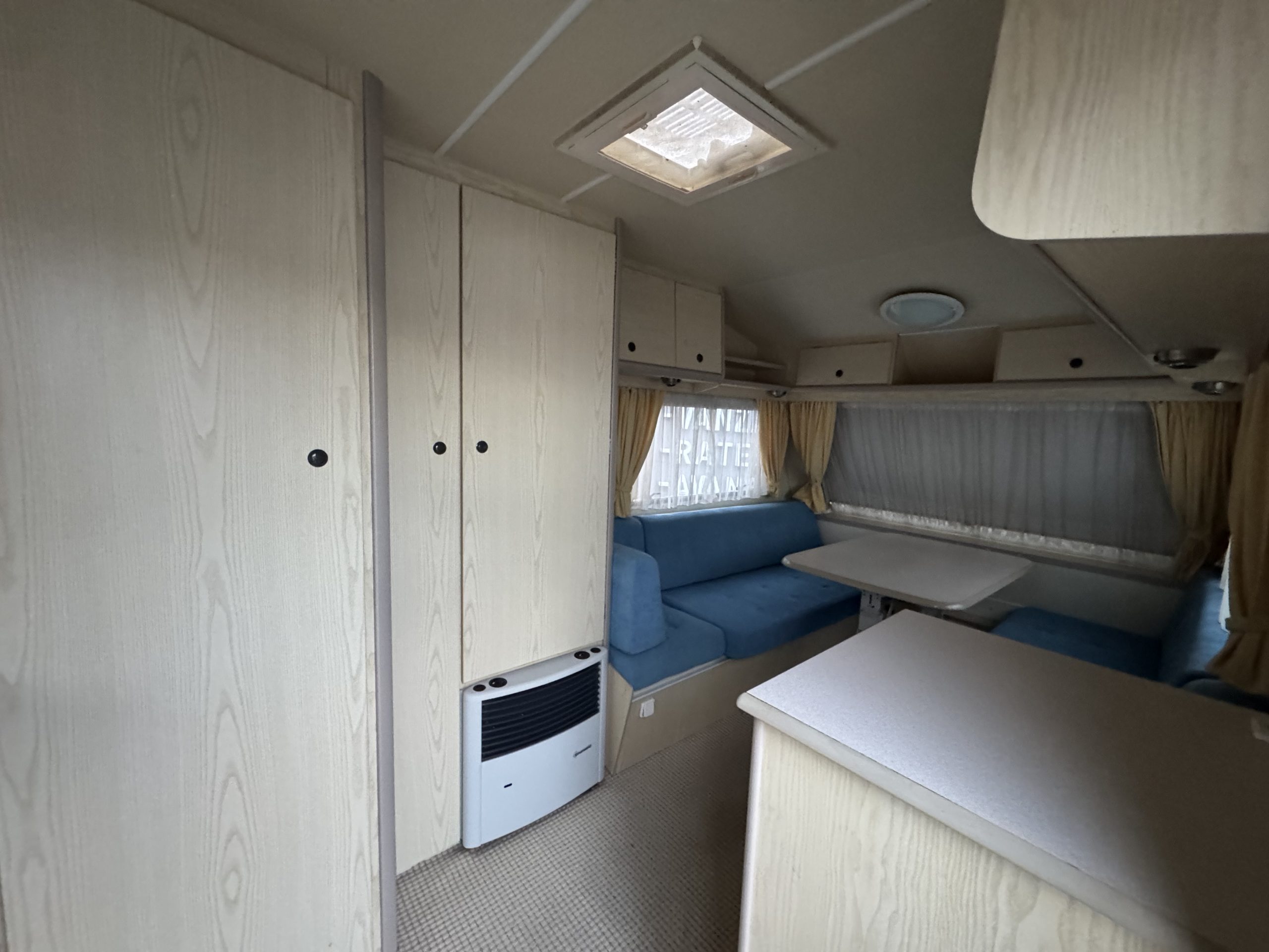 Rulotă Avento Premier 395TL Luxe