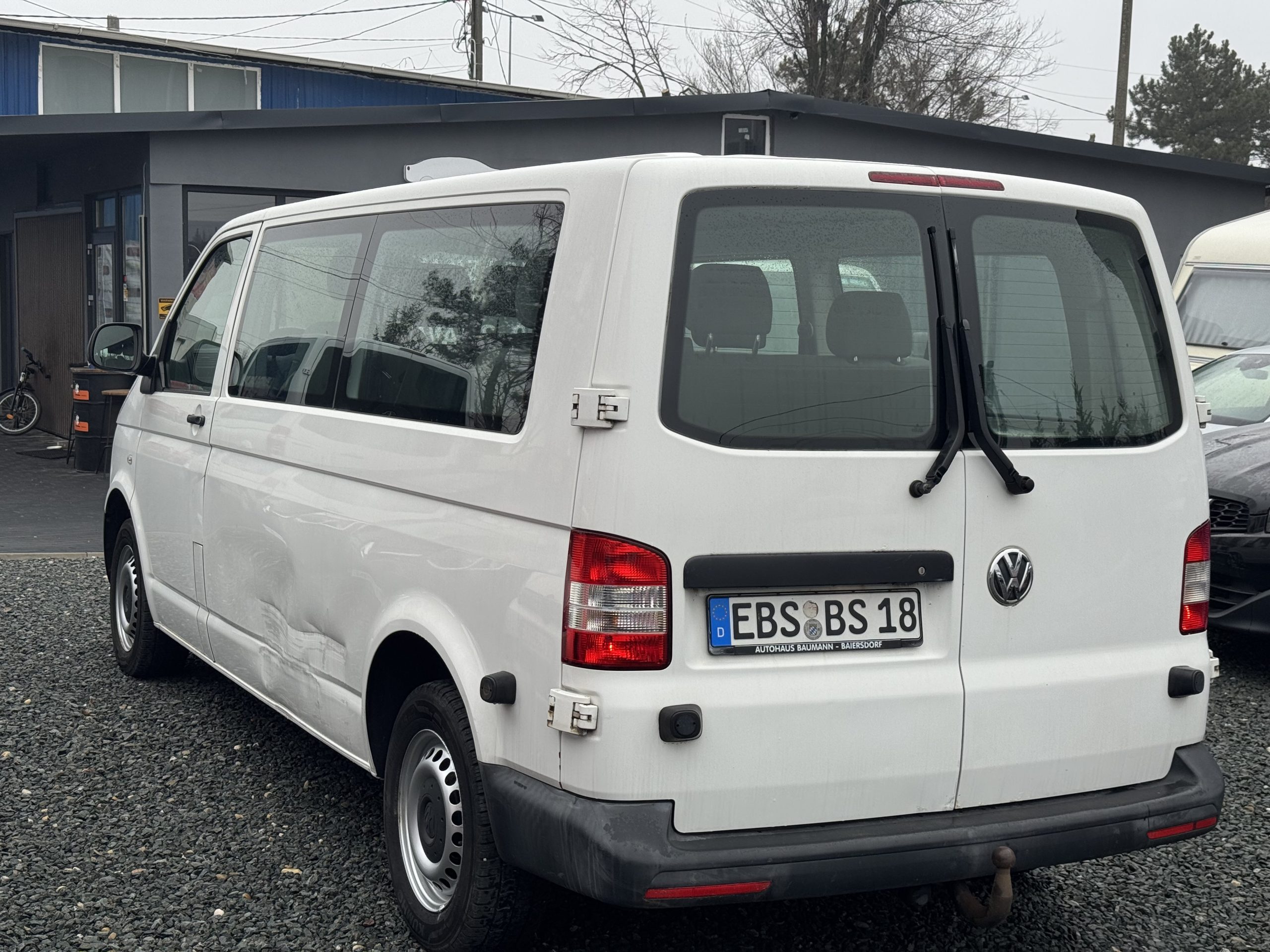 Volkswagen Trasporter 8+1 locuri model lung